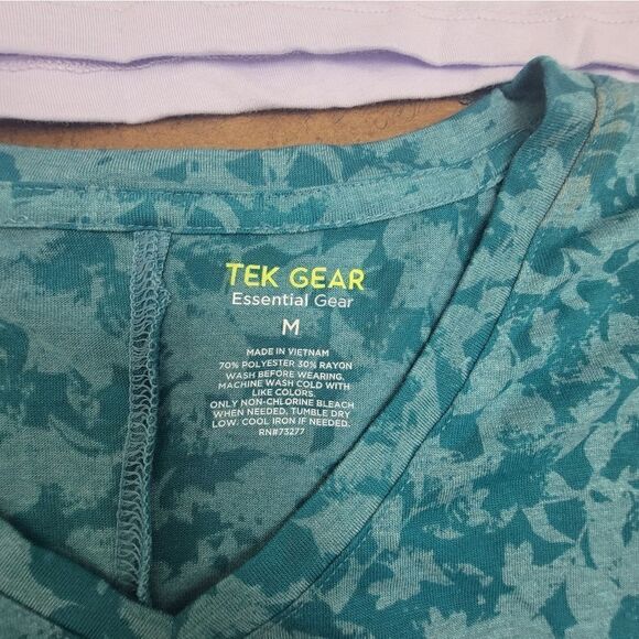 Set of 3 Pieces Tek Gear Capri Pants & Pinter T-shirt + Apt.9 Lavender T-shirt M - Picture 13 of 15